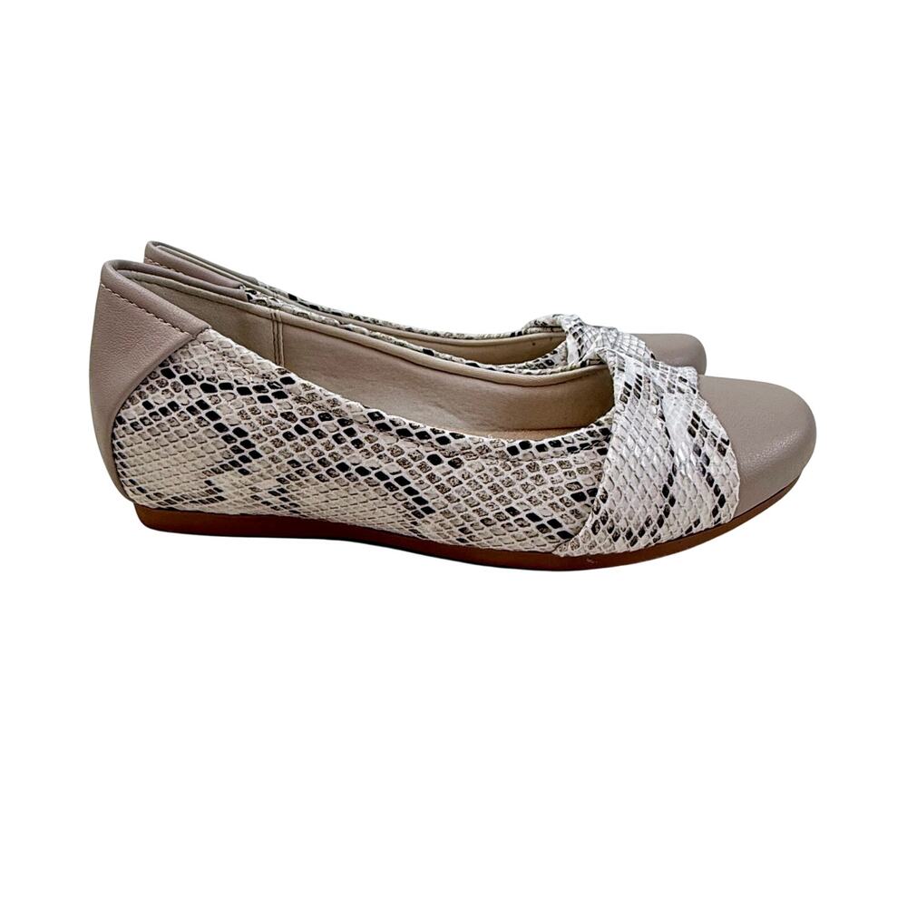 NIB Beartraps Mitsy Faux Snakeskin Tan Slip On Casual Flat Low Wedge - Picture 15 of 15